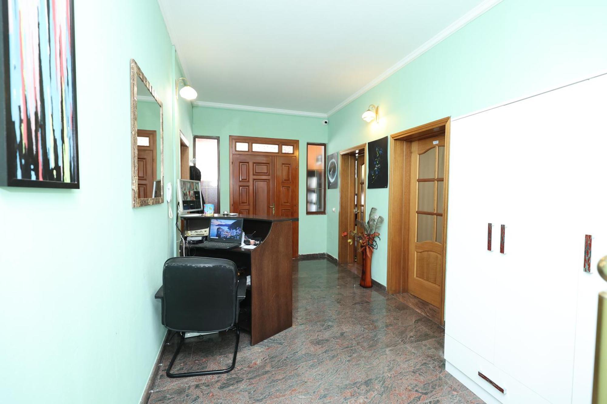 Hostel Osho Tirana Exterior photo