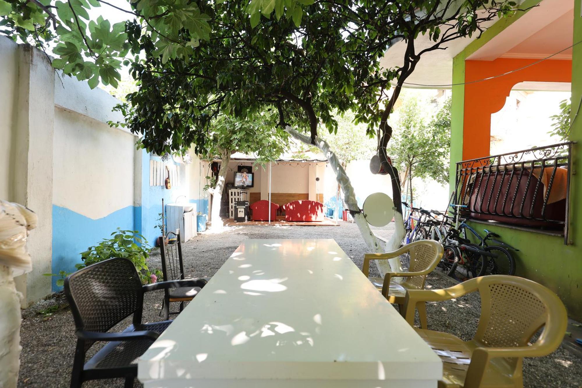 Hostel Osho Tirana Exterior photo