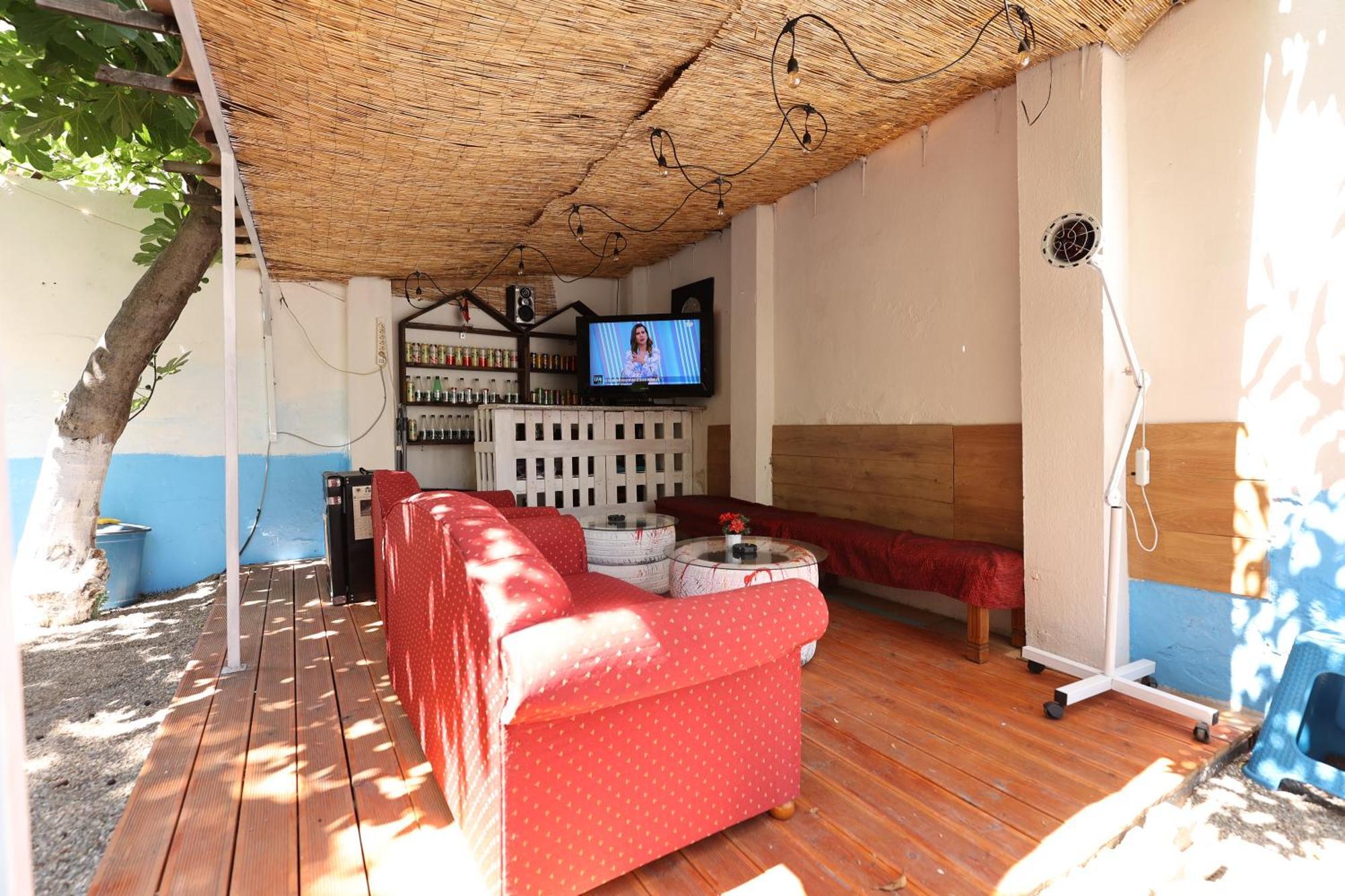 Hostel Osho Tirana Exterior photo