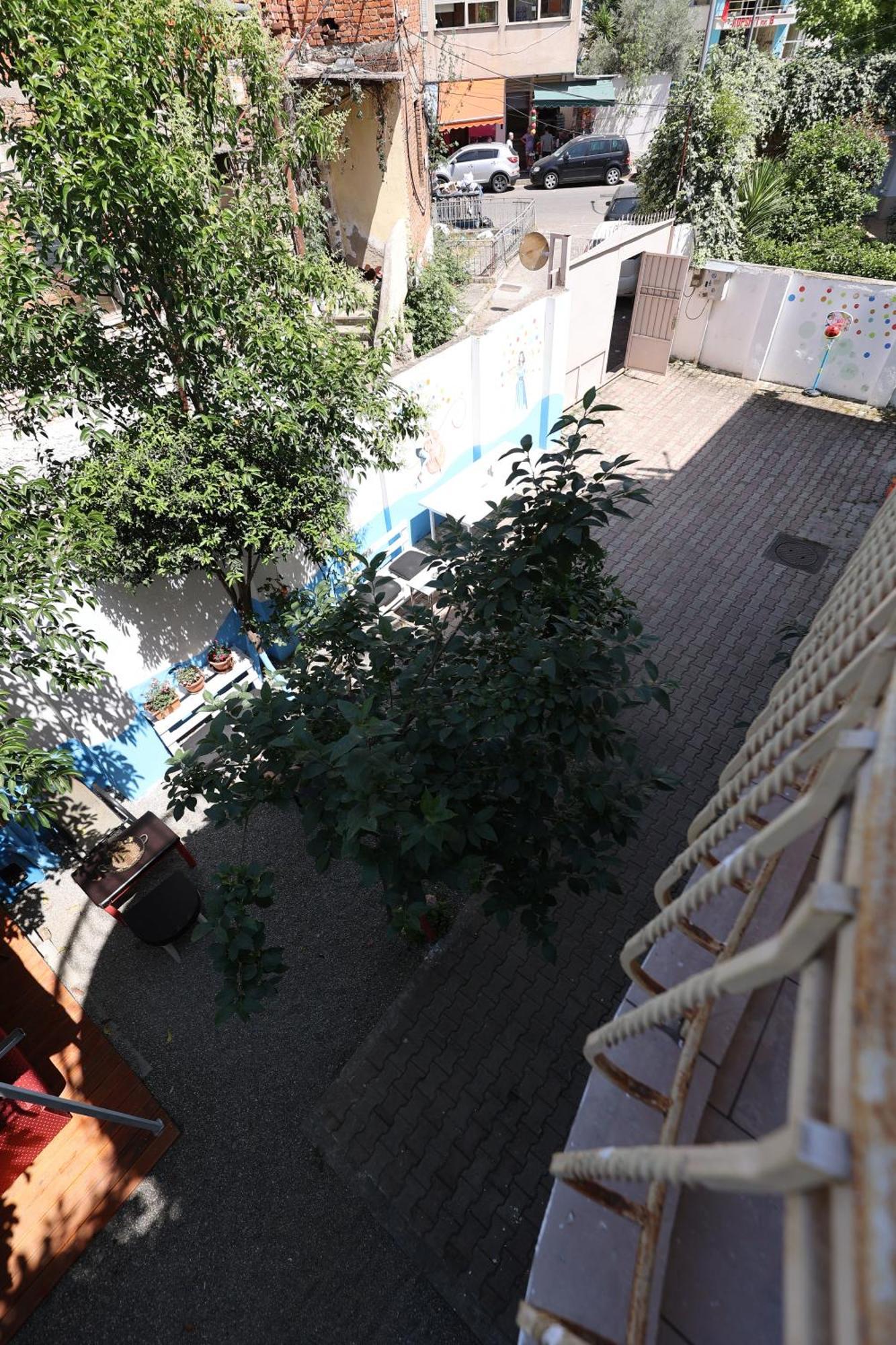 Hostel Osho Tirana Exterior photo