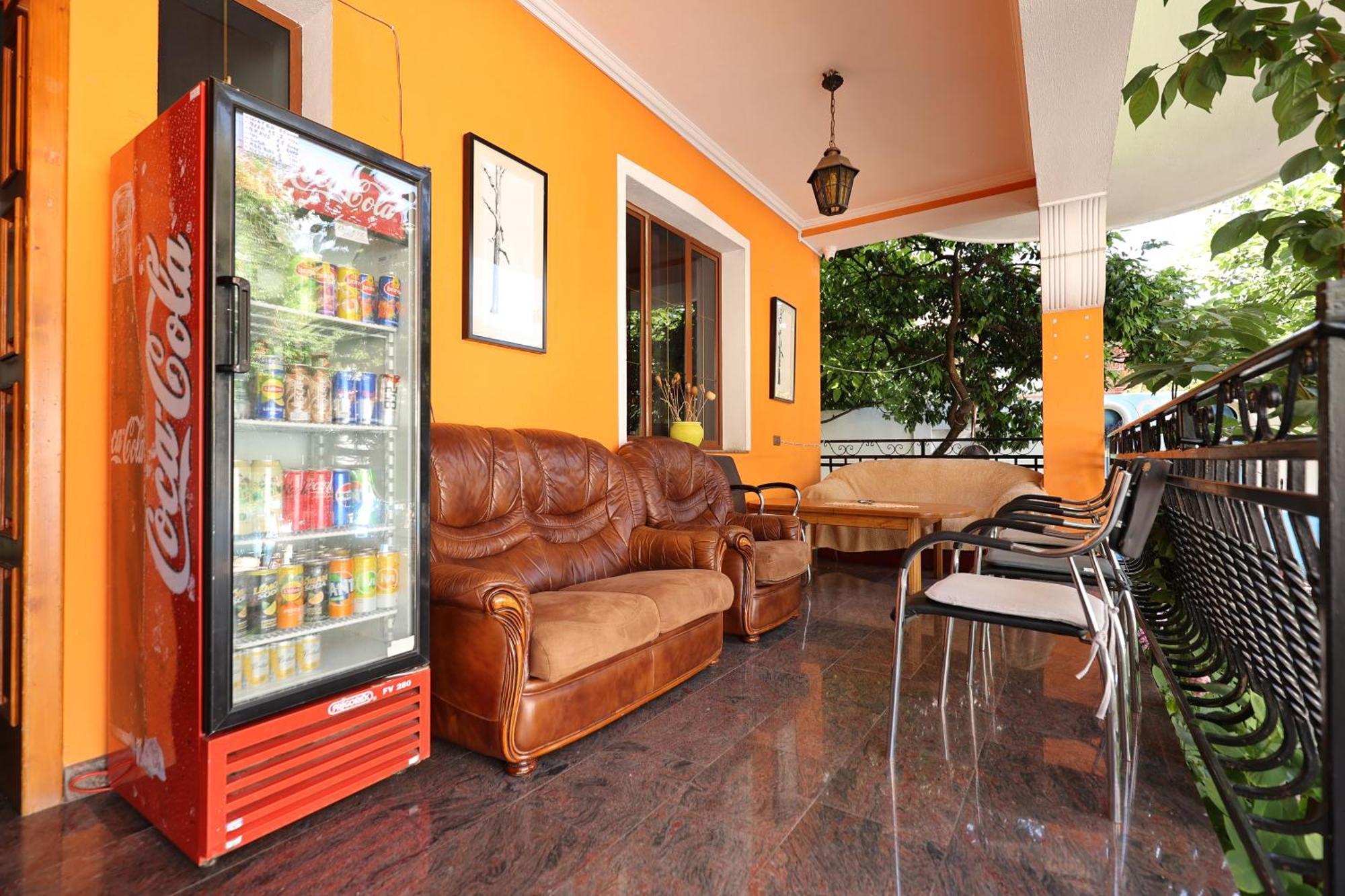 Hostel Osho Tirana Exterior photo