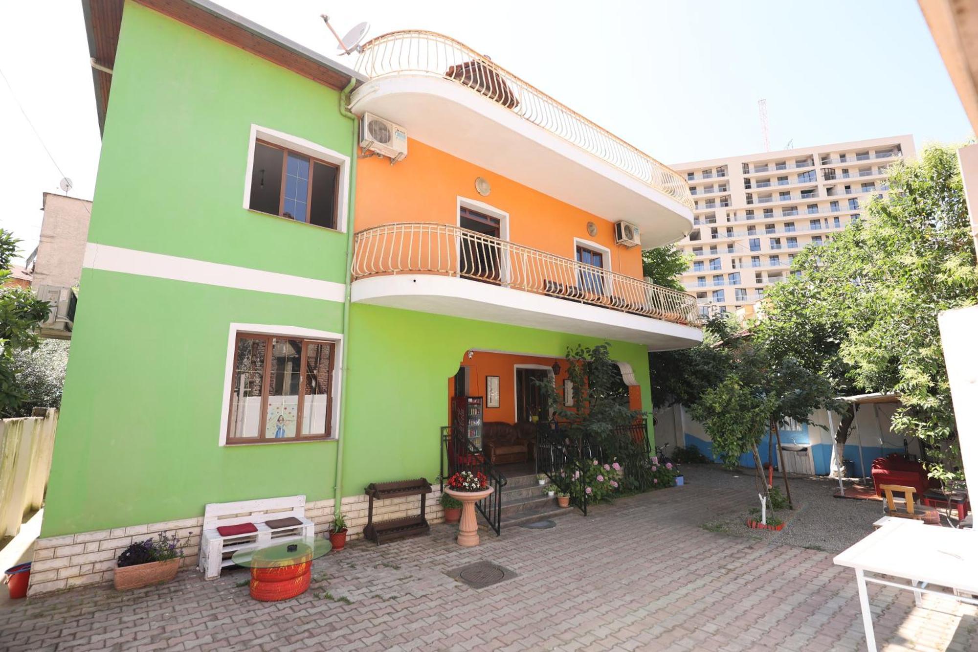 Hostel Osho Tirana Exterior photo