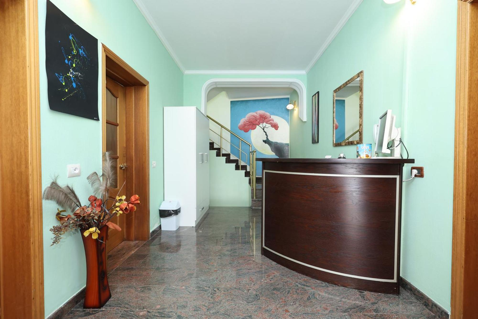 Hostel Osho Tirana Exterior photo