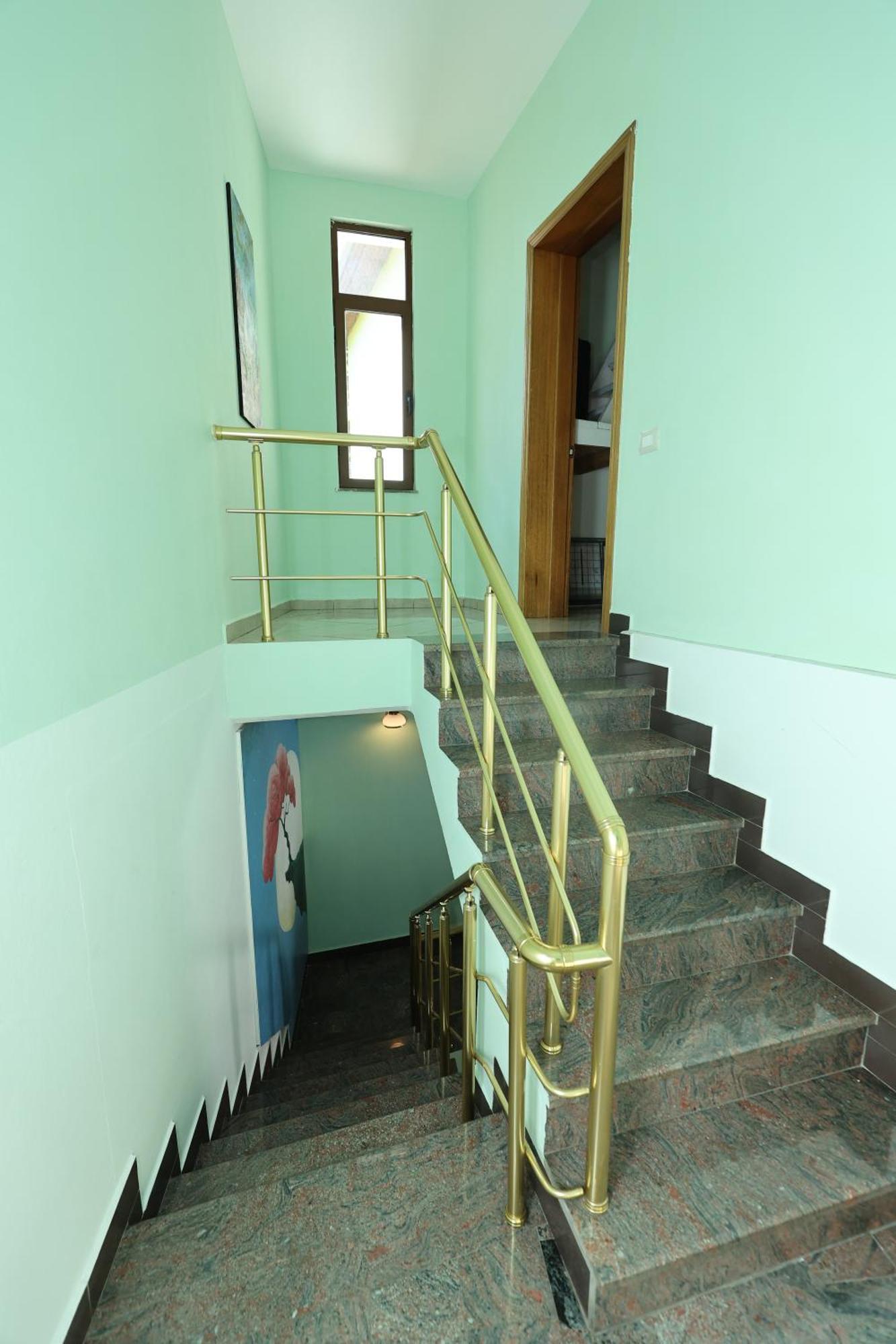 Hostel Osho Tirana Exterior photo