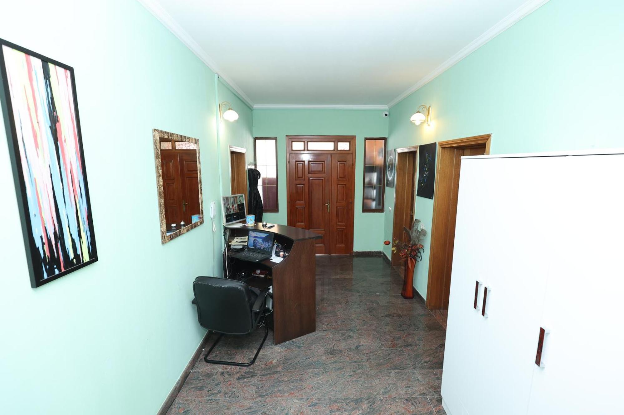 Hostel Osho Tirana Exterior photo